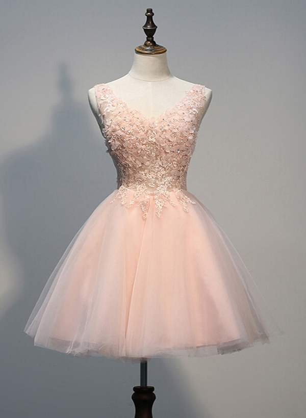 A-Line/Princess V-Neck Tulle Short/Mini Bridesmaid Dress With Appliques Lace