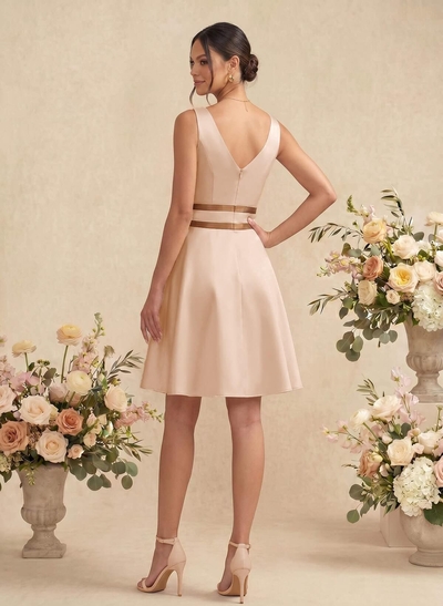 A-Line/Princess V Neck Knee-Length Satin Bridesmaid Dress With Pleated