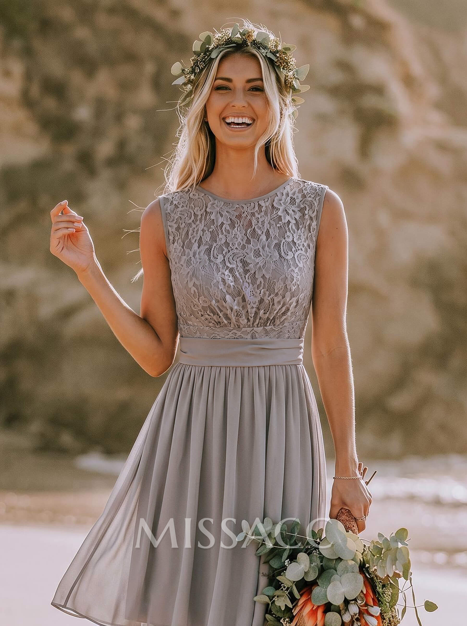 A-Line/Princess Scoop Neck Knee-Length Chiffon Bridesmaid Dress With Lace A-Line/Princess Scoop Neck Knee-Length Chiffon Bridesmaid Dress With Lace