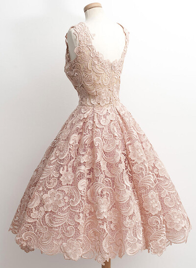 A-Line V-Neck Knee-Length Lace Cocktail Dresses
