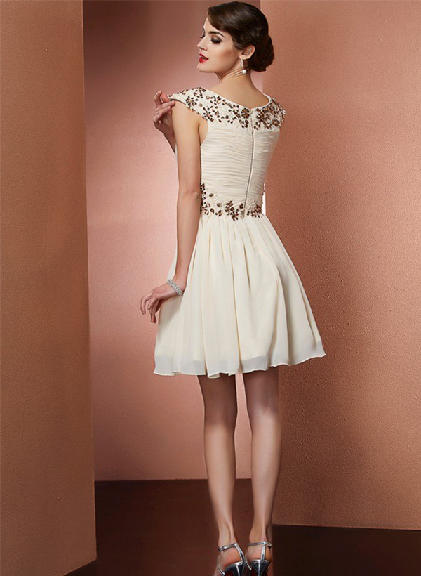 A-Line/Princess Scoop Neck Short Chiffon Cocktail Dresses With Beading