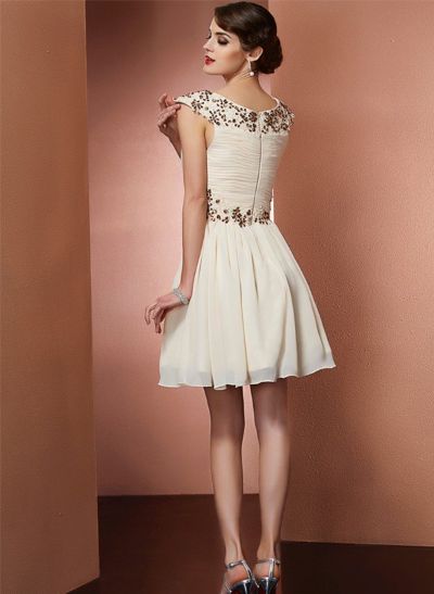 A-Line/Princess Scoop Neck Short Chiffon Cocktail Dresses With Beading