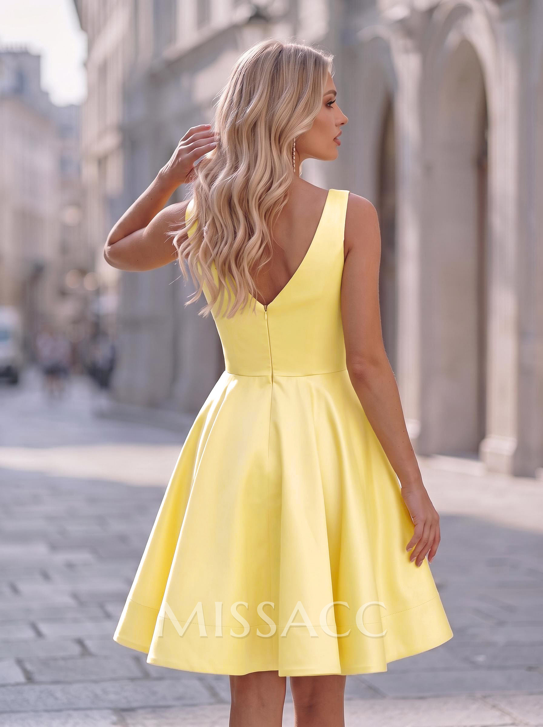 A-Line/Princess V-Neck Knee-Length Satin Cocktail Dresses With Pleats