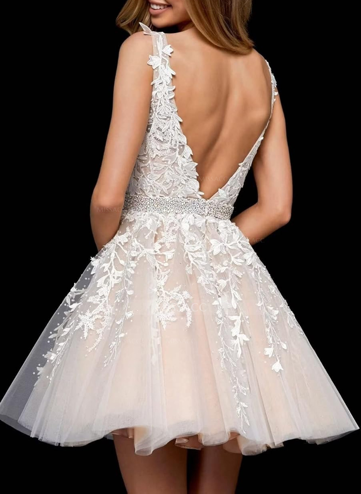 A-Line/Princess V-Neck Short/Mini Tulle Cocktail Dresses With Appliques Lace