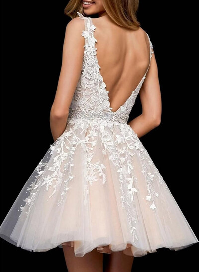 A-Line/Princess V-Neck Short/Mini Tulle Cocktail Dresses With Appliques Lace
