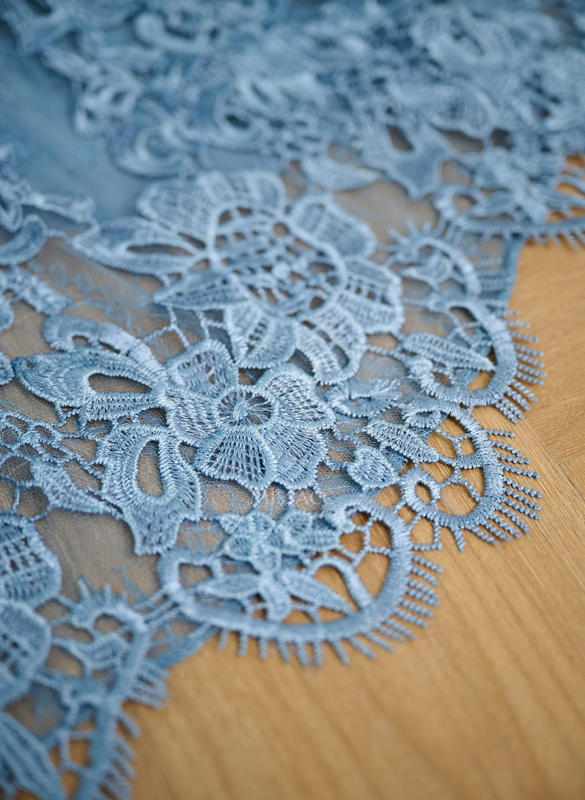 Trumpet/Mermaid V-Neck Tulle Long Sleeves Sweep Train Evening Dresses With Appliques Lace