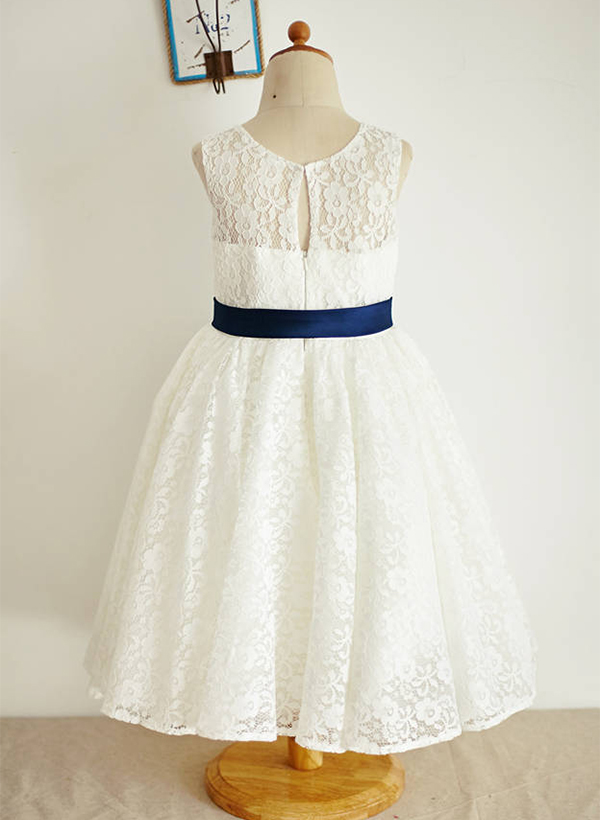 A-line/Princess Scoop Neck Knee-Length Lace Tulle Flower Girl Dress With Sashes