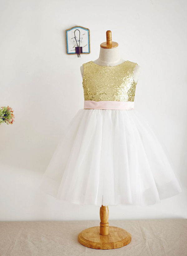 A-line/Princess Scoop Neck Knee-Length Tulle Sequined Flower Girl Dress With Bowknot Sashes