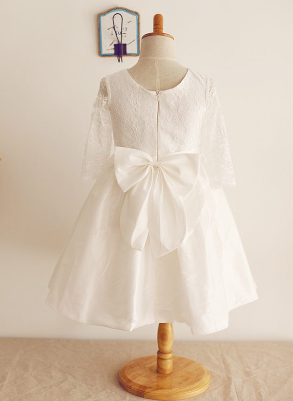 A-line/Princess Scoop Neck Knee-Length Lace Taffeta Flower Girl Dress With Bowknot