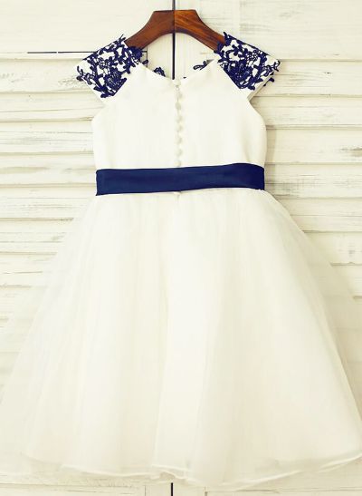 A-Line/Princess Scoop Neck Knee-Length Lace Organza Flower Girl Dress With Appliqued Lace