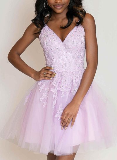 A-Line/Princess Sleeveless Knee-Length V-Neck Tulle Homecoming Dresses with Appliques Lace