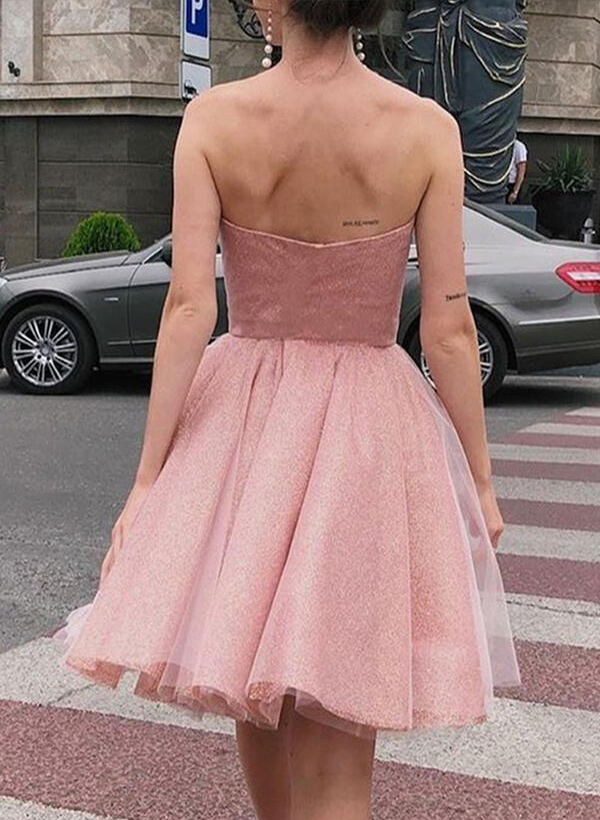 A-Line/Princess Sleeveless Knee-Length Strapless Tulle Homecoming Dress With Pleated
