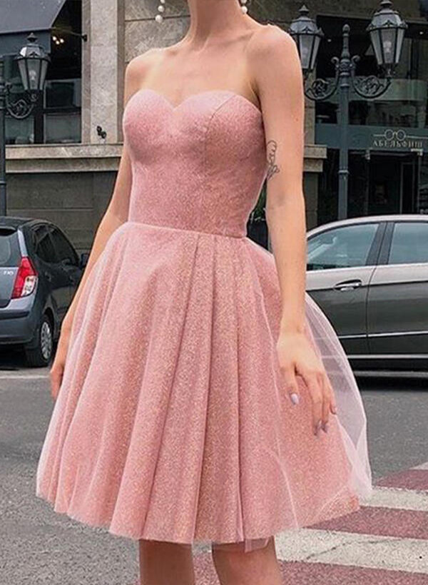 A-Line/Princess Sleeveless Knee-Length Strapless Tulle Homecoming Dress With Pleated