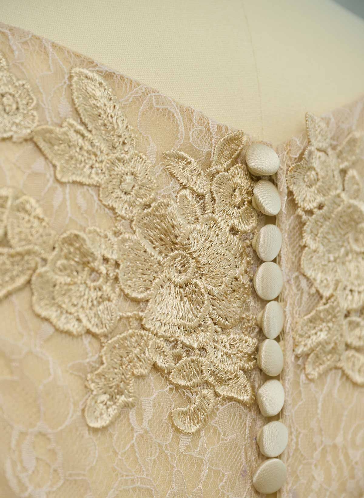 A-Line/Princess Scoop Neck Satin Sleeveless Knee-Length Homecoming Dresses With Pockets