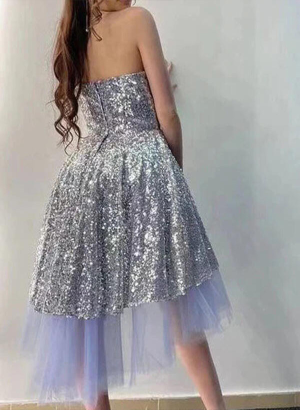 A-Line/Princess Strapless Tulle Knee-Length Homecoming Dresses With Sequins