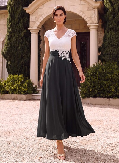 A-Line V-Neck Midi Chiffon Mother Of The Bride Dresses With Lace Appliqué