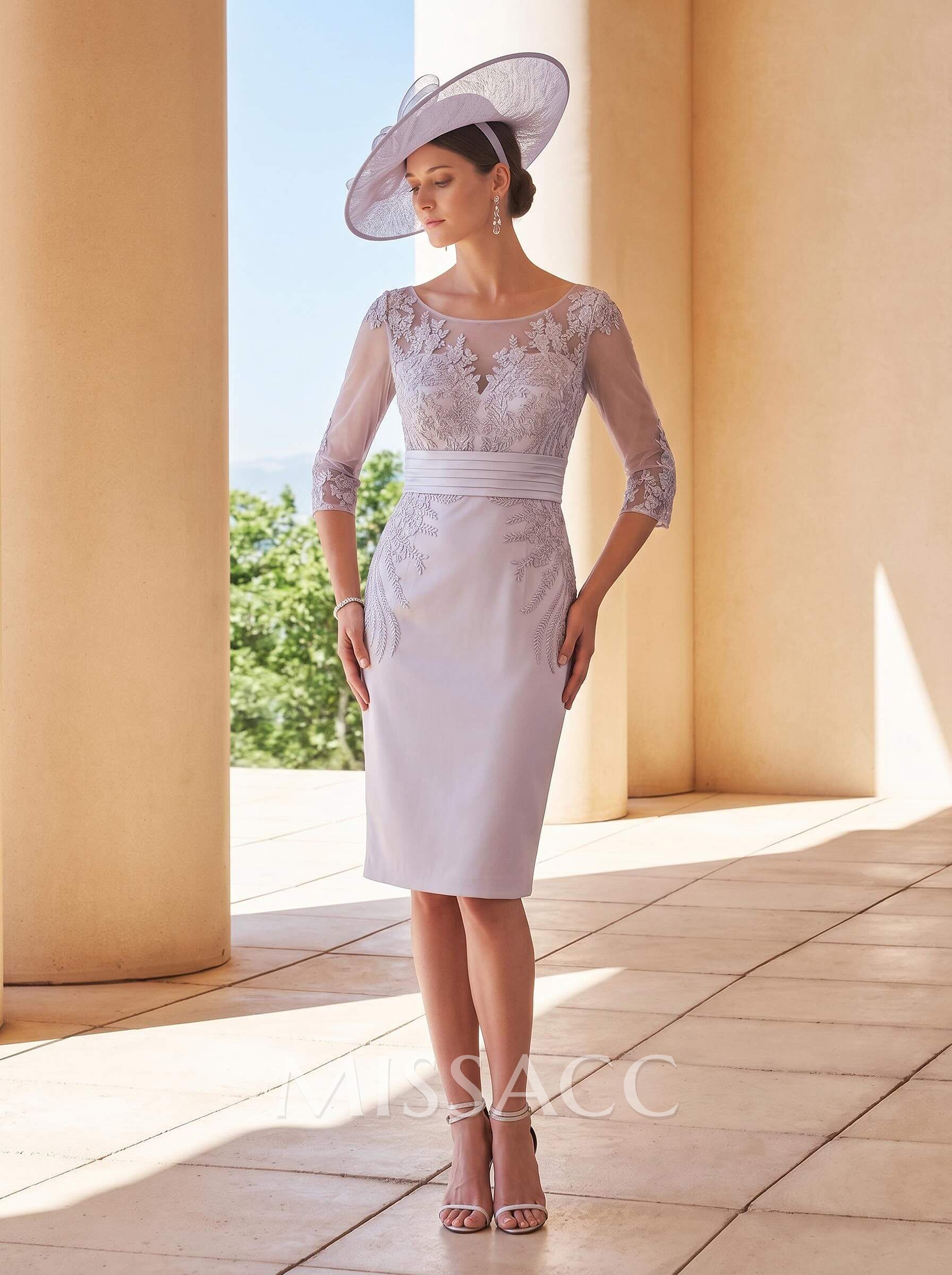 Sheath/Column Scoop Neck Elastic Satin Knee-Length Mother Of The Bride Dresses With Appliques Lace