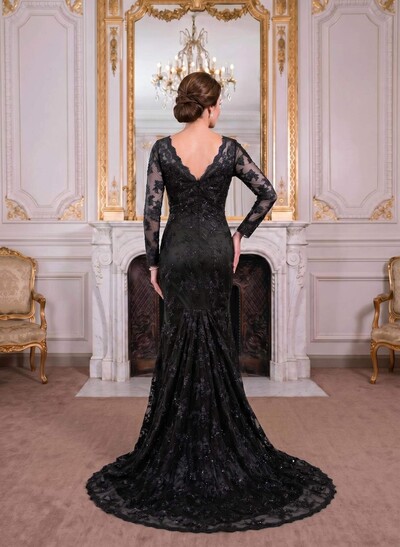 Exquisite Plunge Neck Trumpet Floral Embroidered Mother Of The Bride Dresses