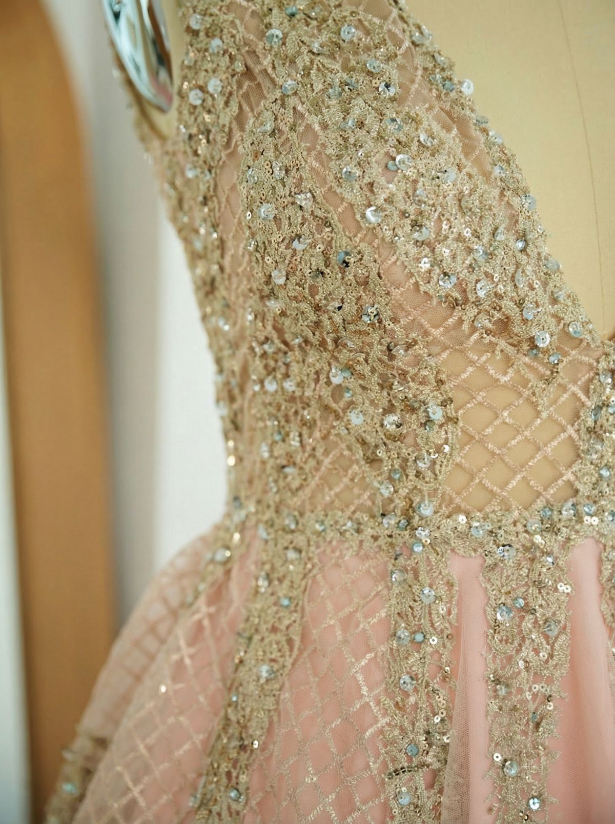 A-Line V Neck Sleeveless Chiffon Floor-Length Prom Dresses With Split Front Beading