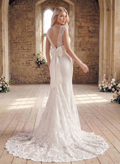 Trumpet/Mermaid V Neck Lace Sweep Train Wedding Dresses With Lace