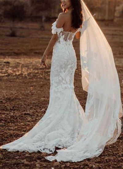Trumpet/Mermaid Off The Shoulder Lace Sweep Train Wedding Dresses With Appliques Lace
