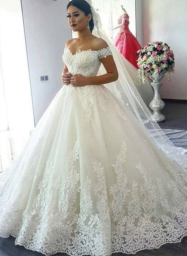 Ball Gown Off-The-Shoulder Tulle Court Train Wedding Dress With Appliques Lace