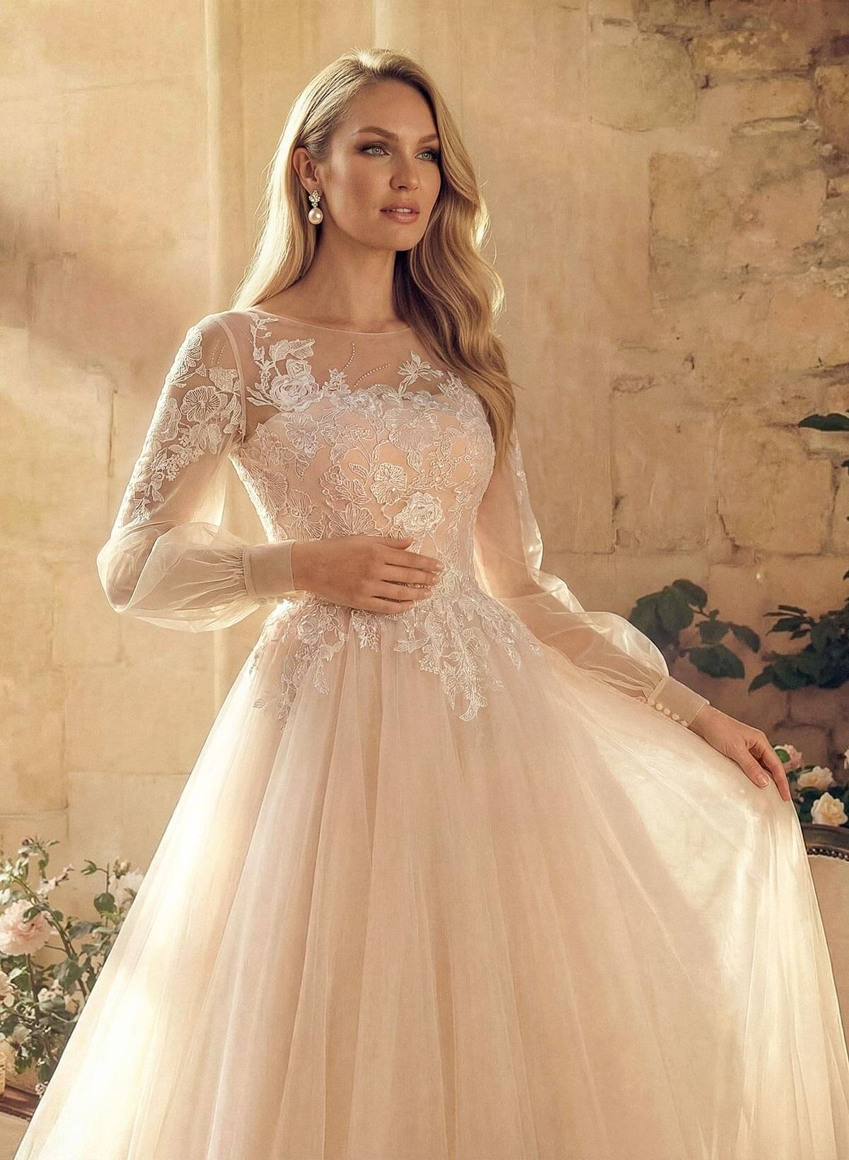 A-Line Scoop Neck Long Sleeves Tulle Lace Wedding Dresses With Appliques Lace Pleated
