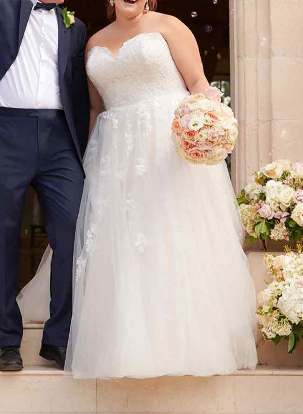 A-Line Strapless Sleeveless Tulle Lace Court Train Wedding Dresses With Appliques Lace