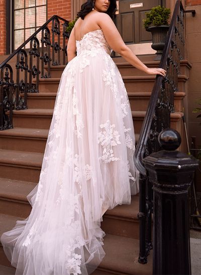 A-Line Off-The-Shoulder Tulle Lace Sweep Train Wedding Dress With Appliques Lace