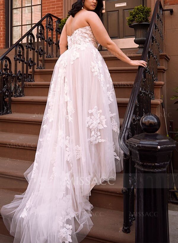 A-Line Off-The-Shoulder Tulle Lace Sweep Train Wedding Dress With Appliques Lace