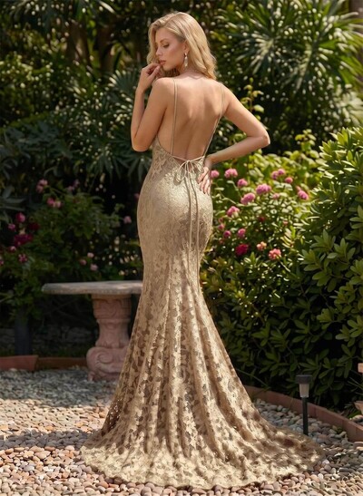 Trumpet/Mermaid V-Neck Sweep Train Lace Prom Dress