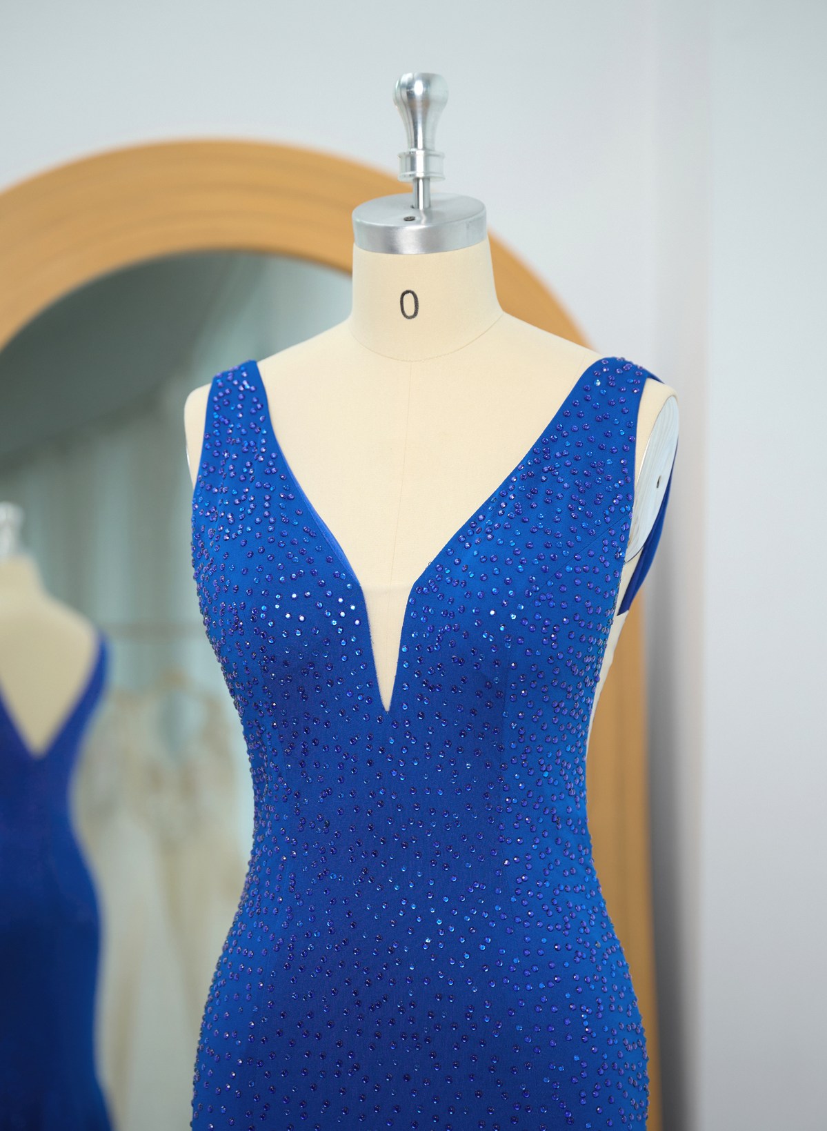 Trumpet/Mermaid V-Neck Sleeveless Sequined Sweep Train Prom Dress With Sequins