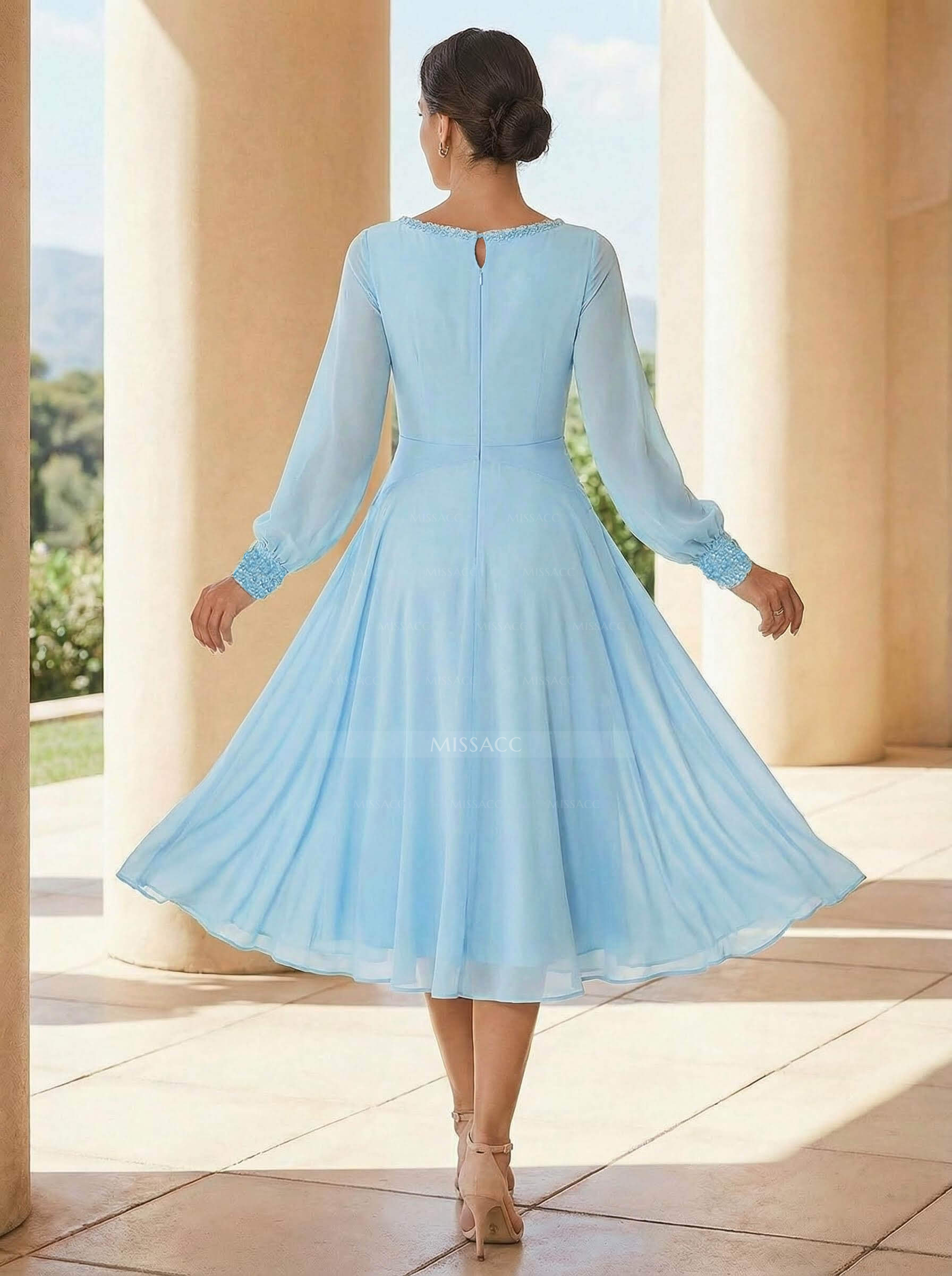 A-Line Scoop Neck Long Sleeves Chiffon Cocktail Dresses With Beading