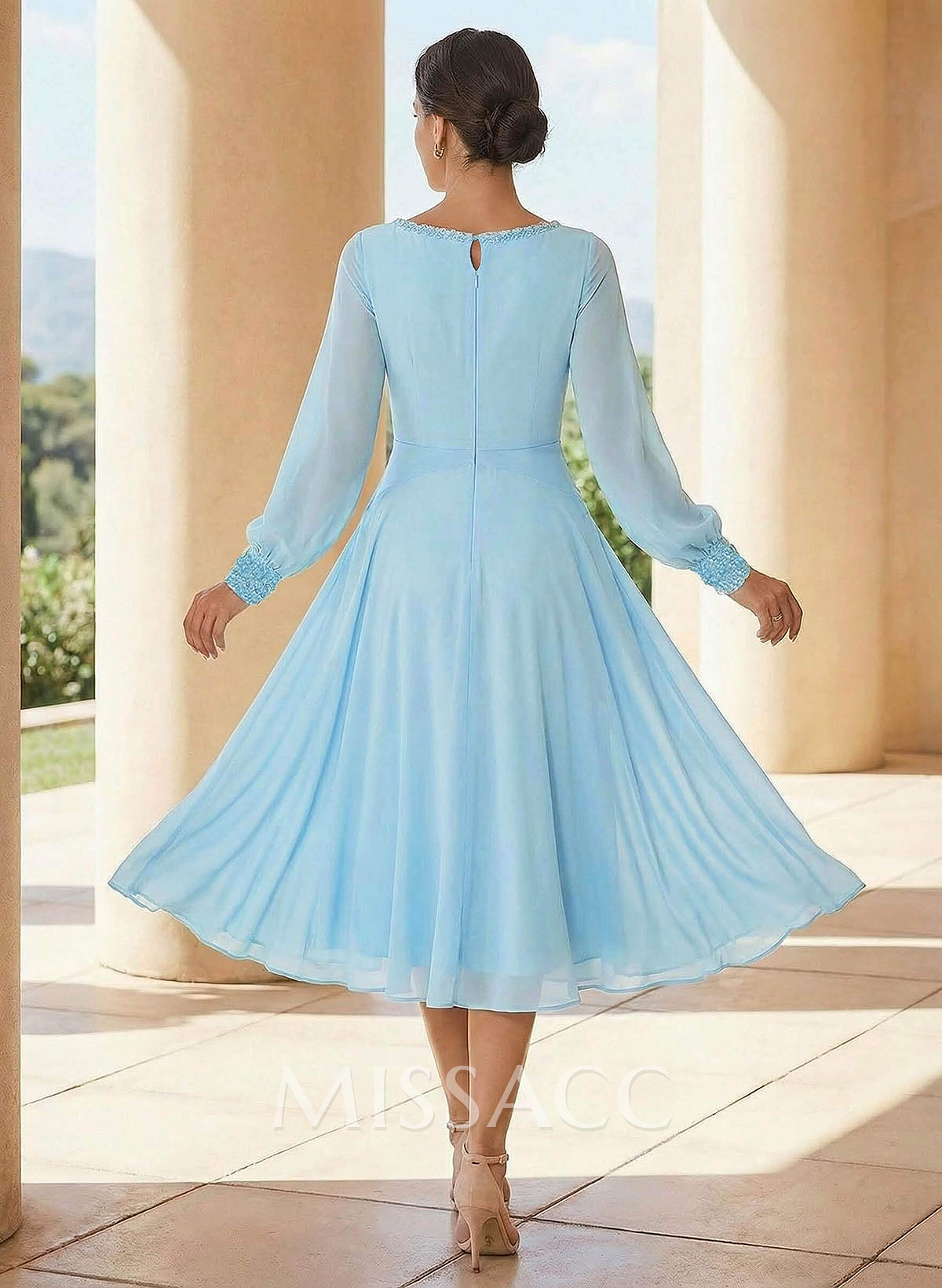 A-Line Scoop Neck Long Sleeves Chiffon Cocktail Dresses With Beading