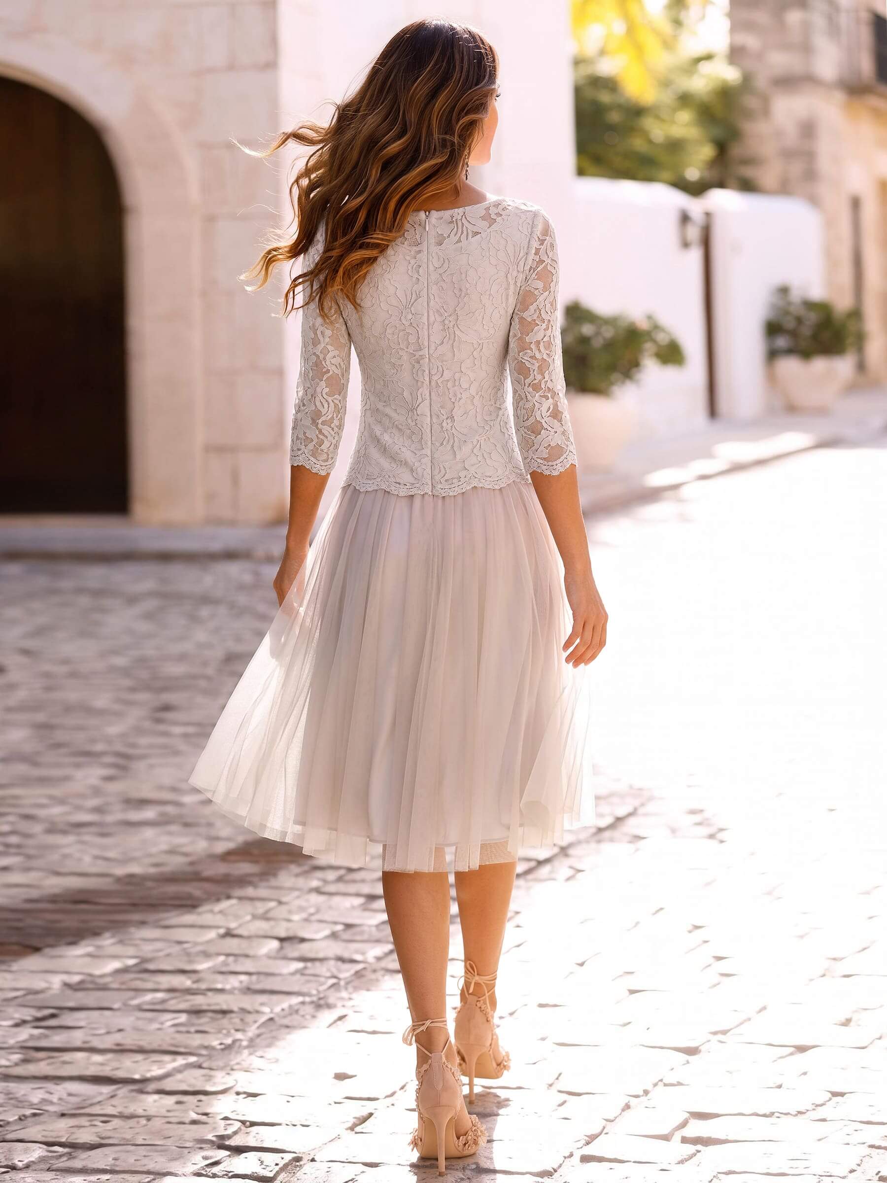 A-Line Tulle Scoop Neck 3/4 Sleeves Knee-Length Cocktail Dresses With Lace