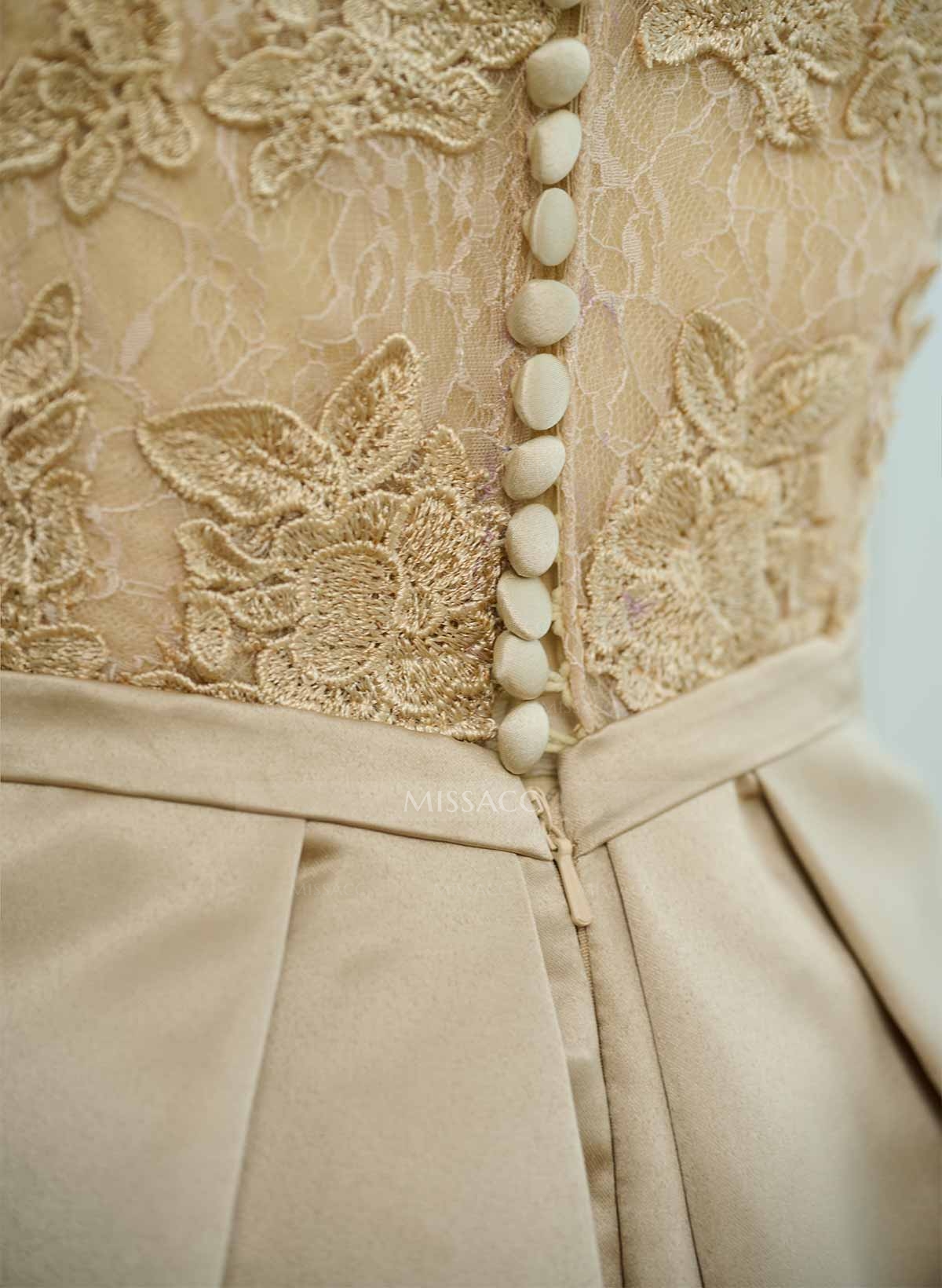 A-Line/Princess Scoop Neck Satin Sleeveless Knee-Length Cocktail Dresses With Pockets