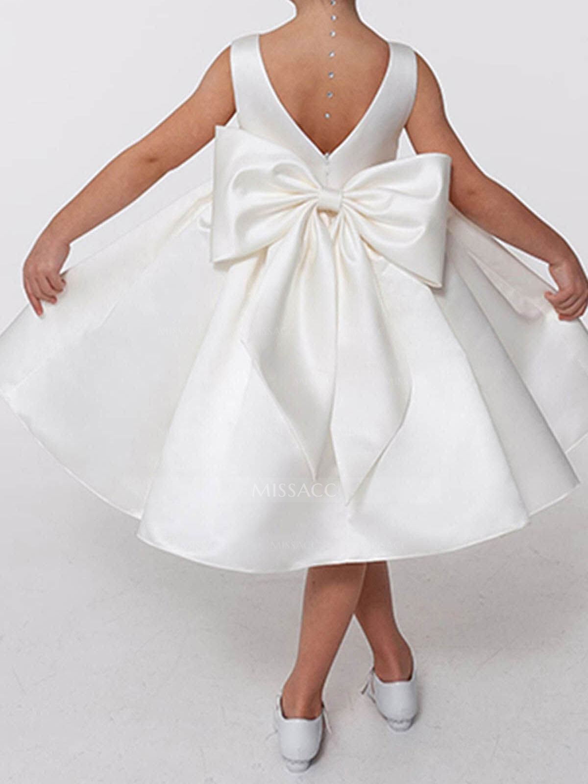 A-Line Scoop Neck Sleeveless Knee-Length Satin Flower Girl Dresses With Bow(s)