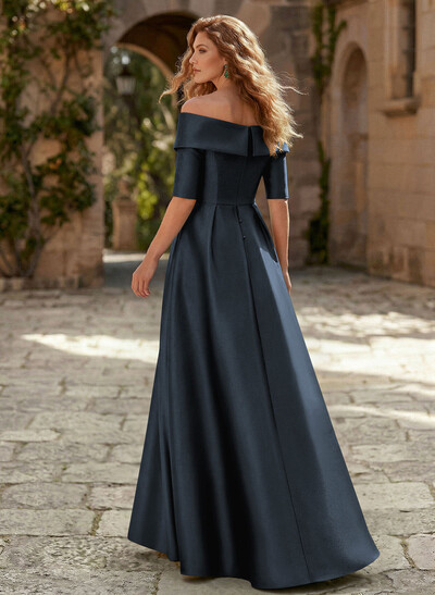 Elegant Off-The-Shoulder Satin Mother Of The Bride Dresses With 1/2 Sleeves