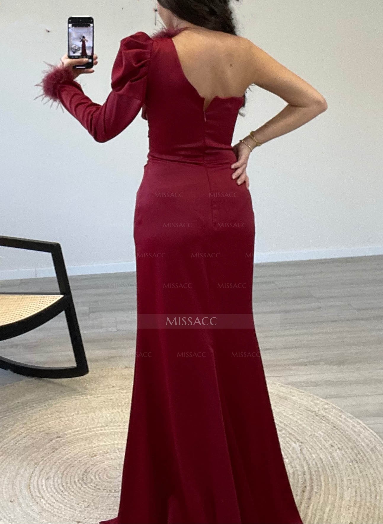 Long Sleeves One-Shoulder Feather Sheath/Column Prom Dresses