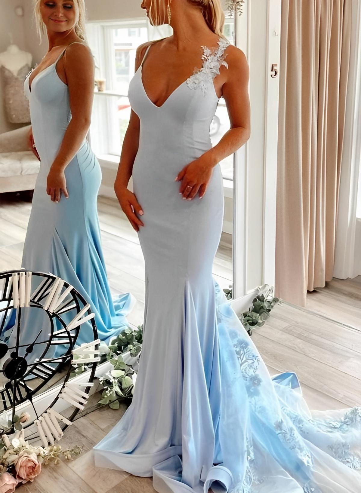 Trumpet/Mermaid V-Neck Sweep Train Elastic Satin Prom Dress With Lace