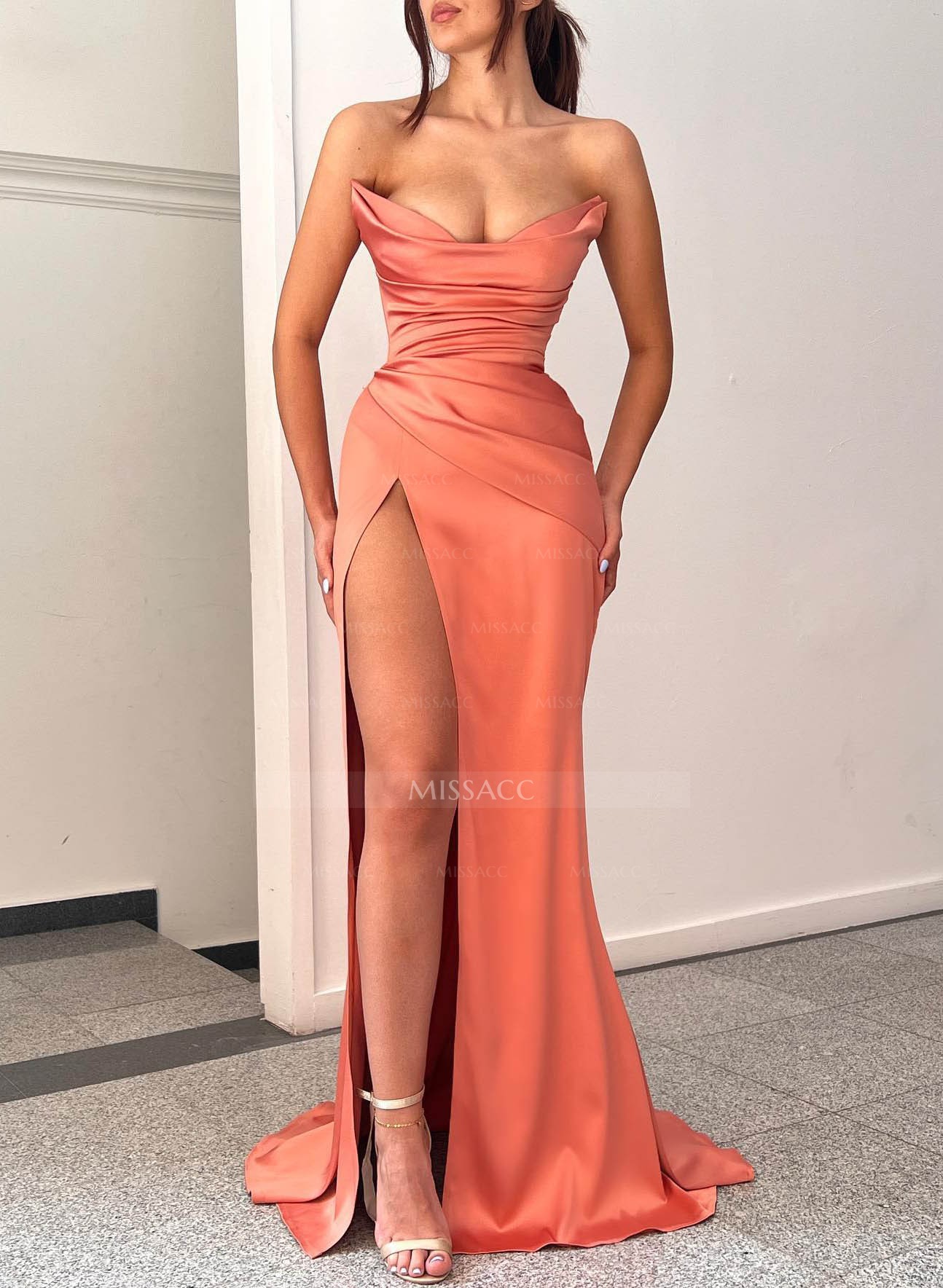 Simple Strapless Sheath/Column Slit Prom Dresses