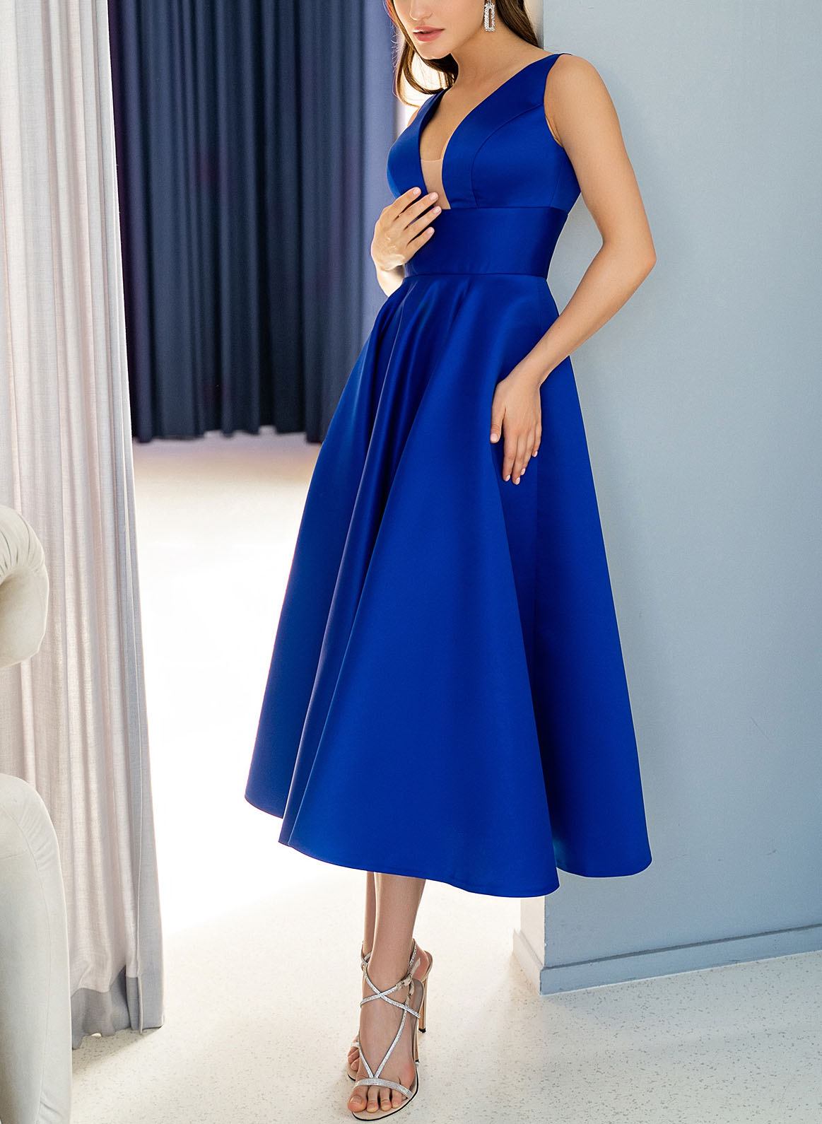 V-Neck Satin A-Line Tea-Length Cocktail Dresses