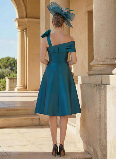 Simple Satin A-Line Knee-Length Cocktail Dresses