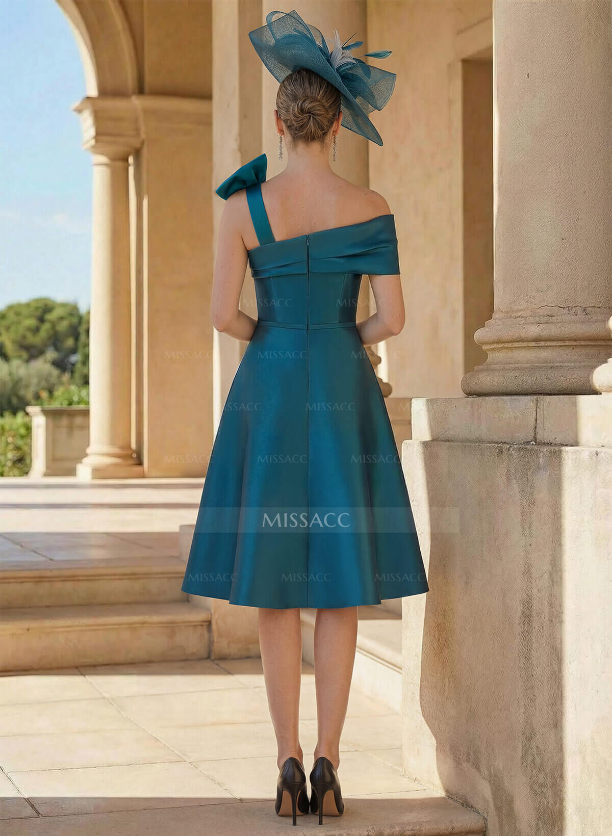 Simple Satin A-Line Knee-Length Cocktail Dresses