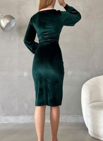 Sheath/Column V-Neck Long Sleeves Knee-Length Velvet Cocktail Dresses