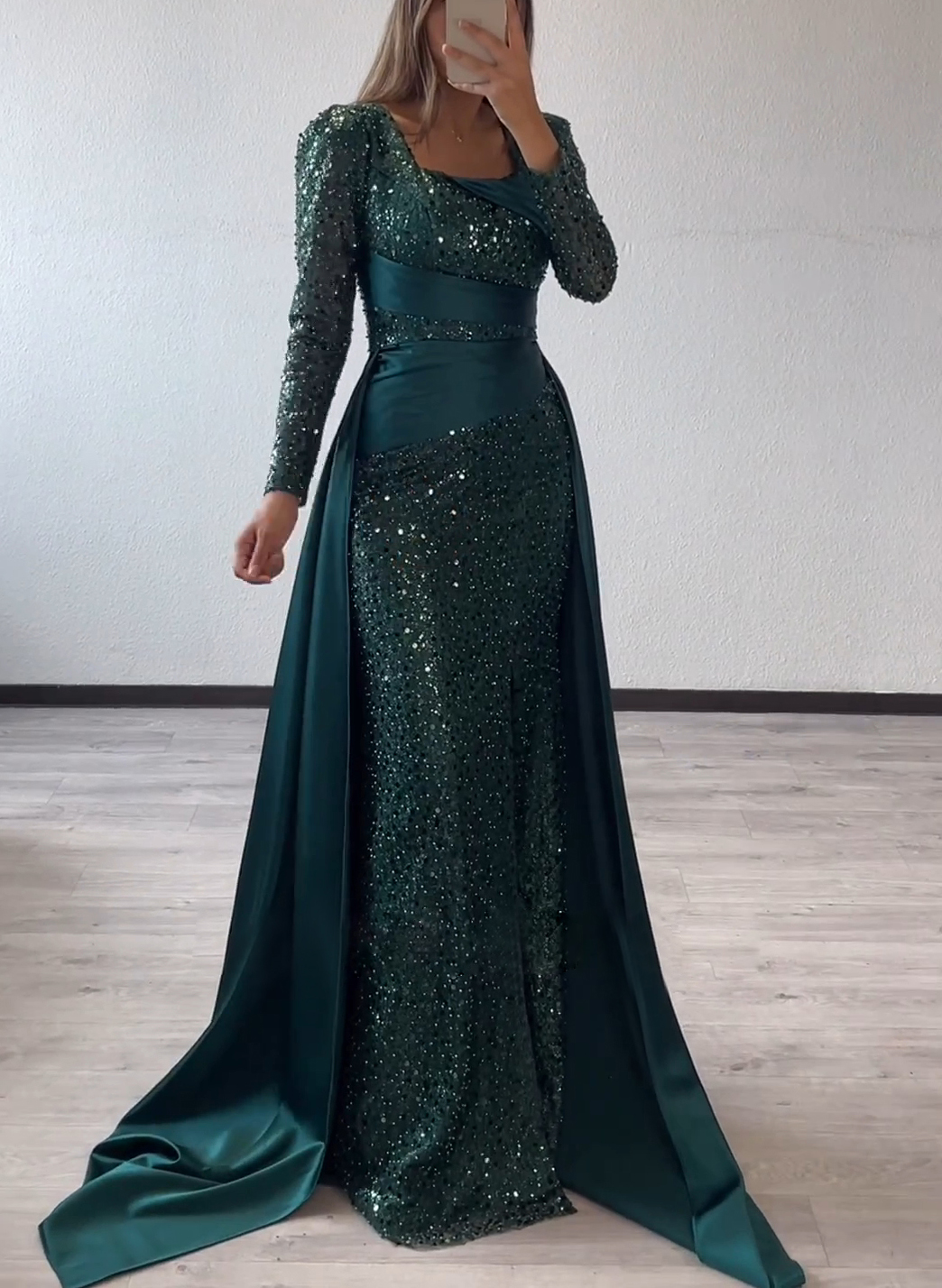 Square Neckline Long Sleeves Sequined Evening Dresses