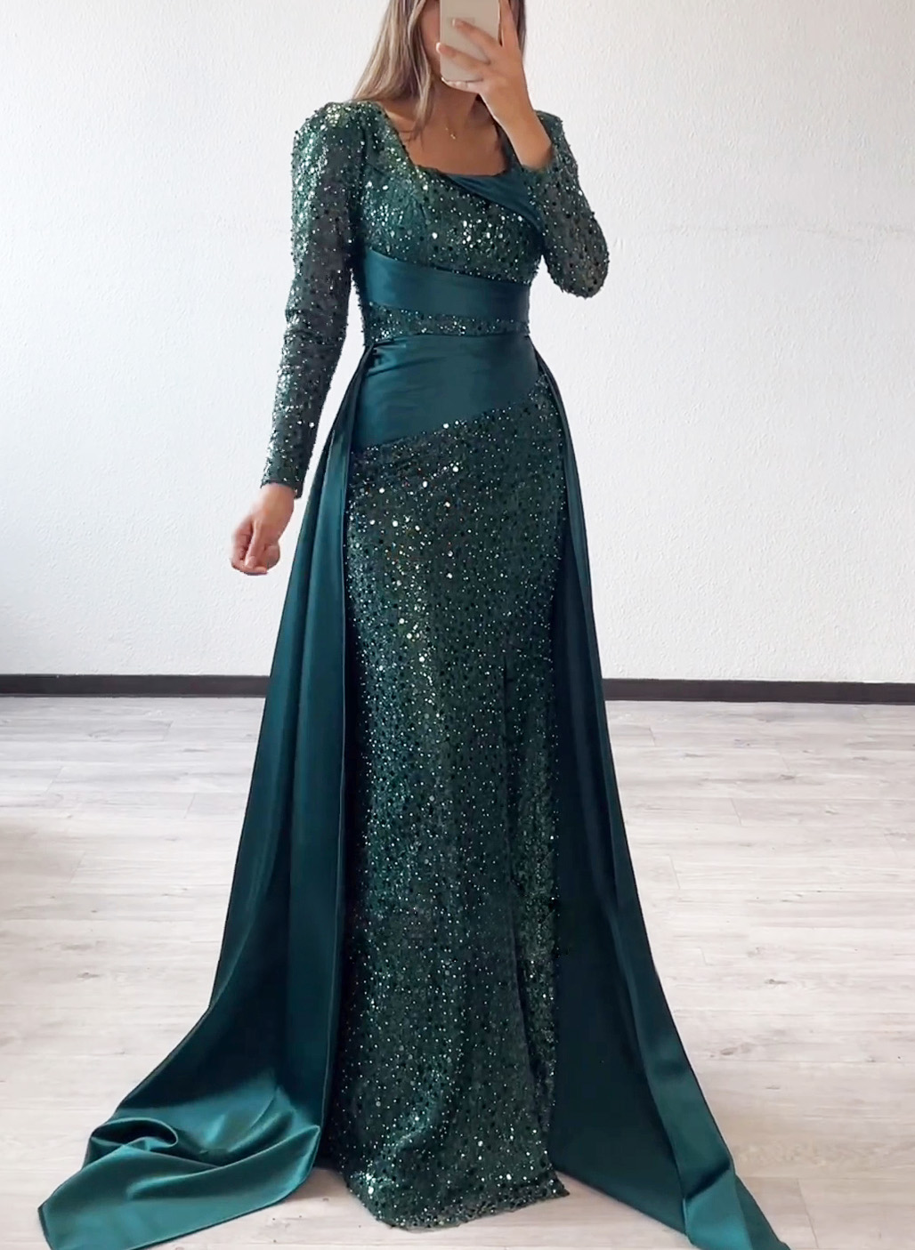 Square Neckline Long Sleeves Sequined Evening Dresses