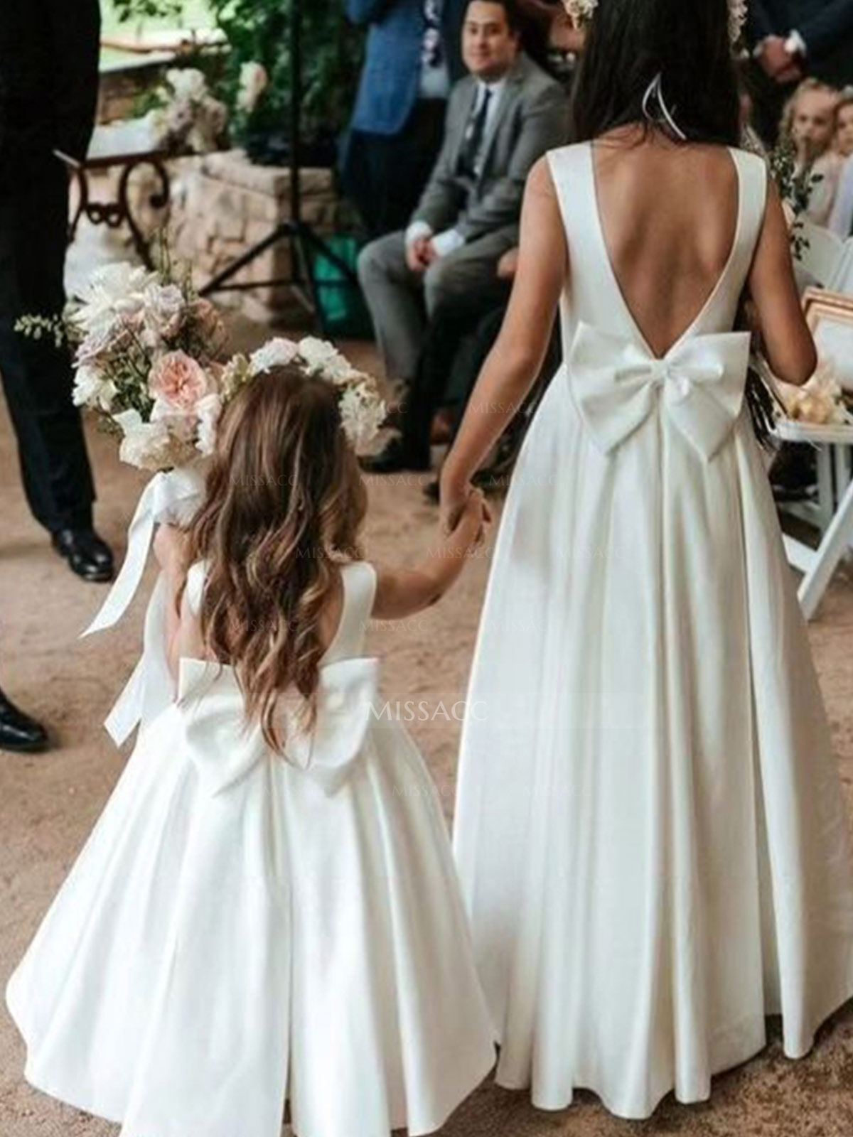 A-Line Scoop Neck Sleeveless Floor-Length Satin Flower Girl Dresses With Bow(s)