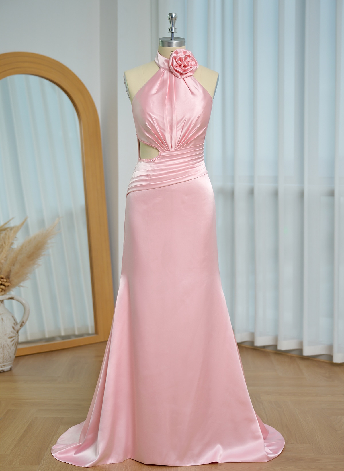 Trumpet/Mermaid Halter Sleeveless Silk Like Satin Prom Dresses With Flower(s)