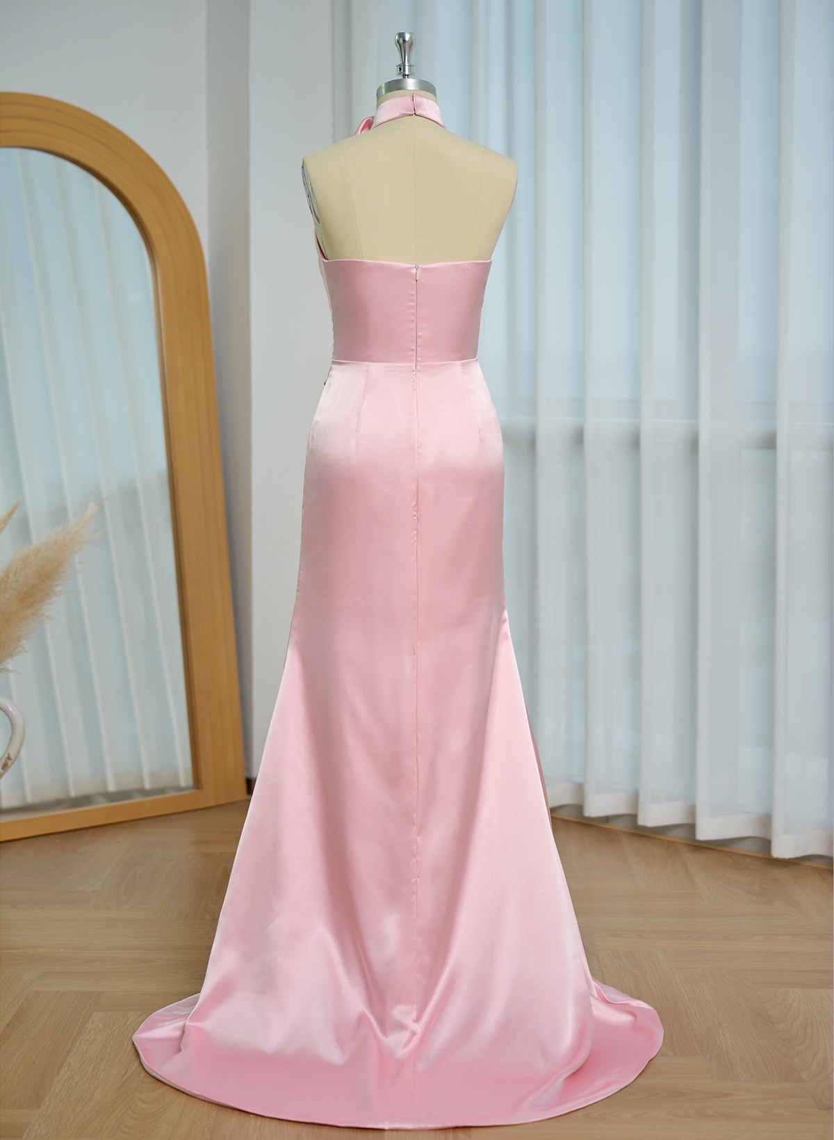 Trumpet/Mermaid Halter Sleeveless Silk Like Satin Prom Dresses With Flower(s)